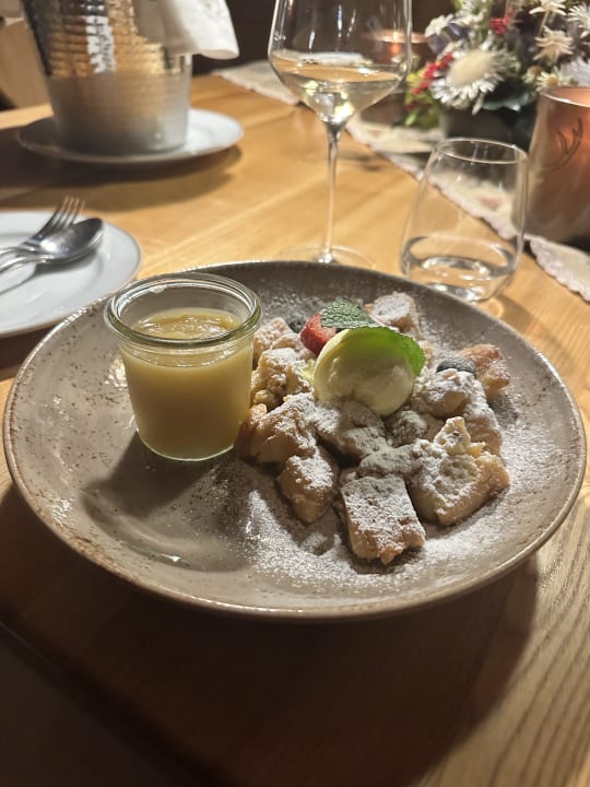 Gastro Wellnesshotel ...liebes Rot-Flüh