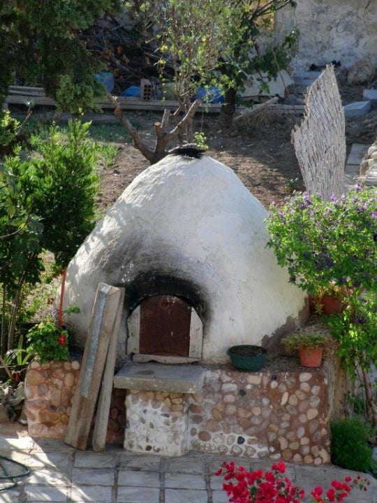 Traditional oven Nitovikla Garden Hotel