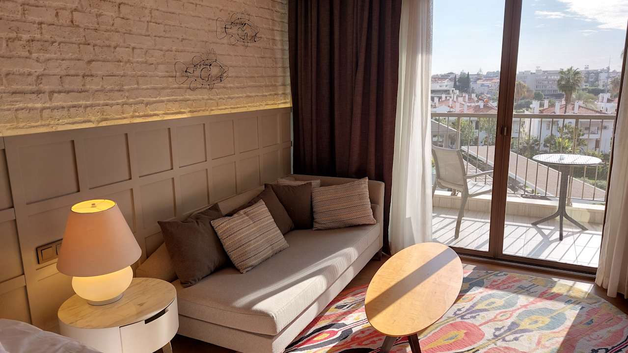 Zimmer Acanthus Cennet Barut Collection