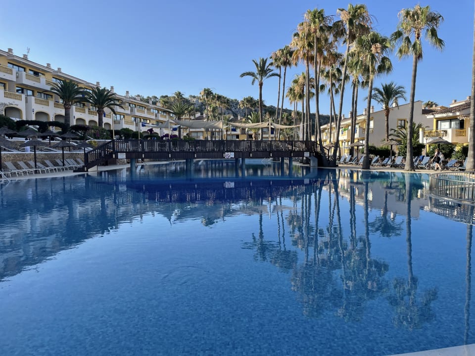 Pool Royal Son Bou Family Club