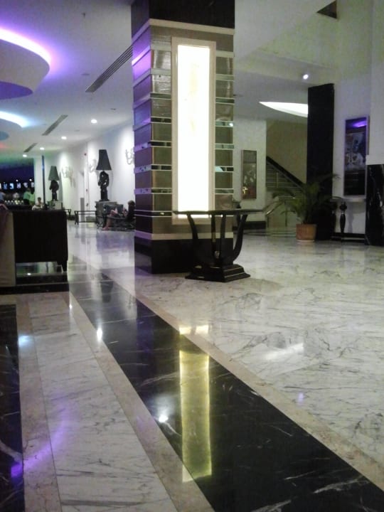 Лобби бар Q Premium Resort