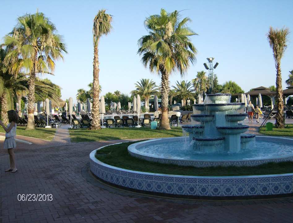 Brunnen vorm Restaurant Güral Premier Belek