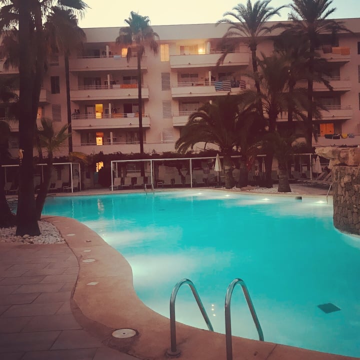 Pool Hotel Rosella by Intelier