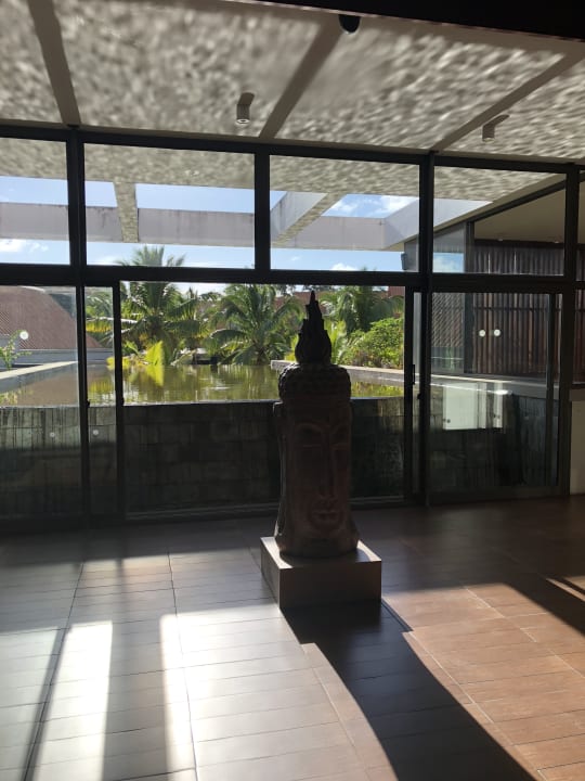Lobby Crystals Beach Resort Belle Mare, a member of Radisson Individuals
