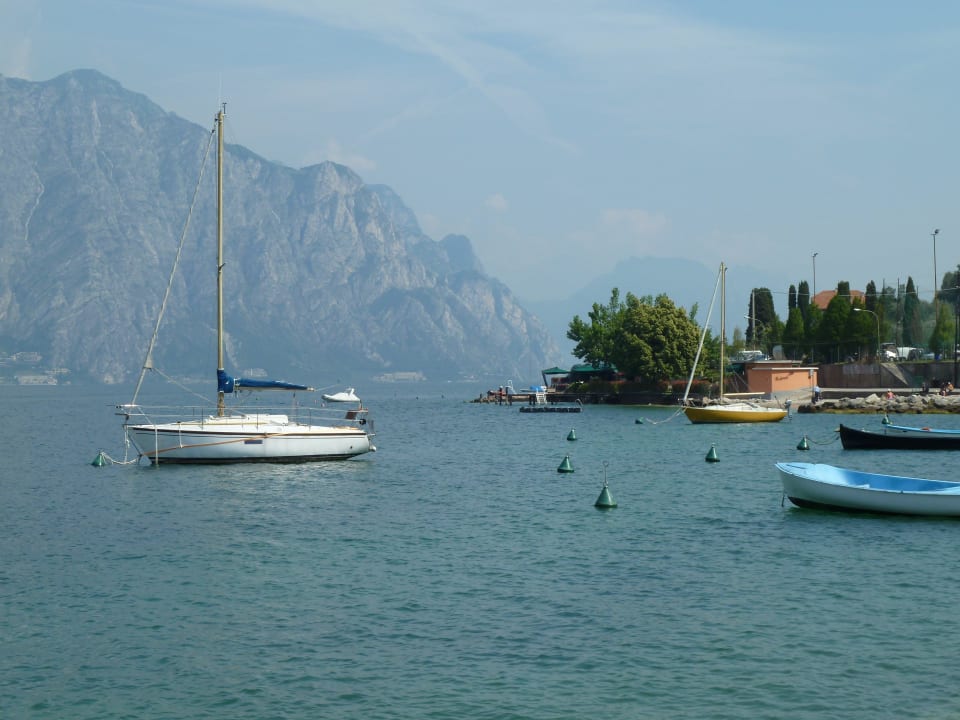 Ausblick von der Liegewiese nach Norden Hotel Castello Lake Front