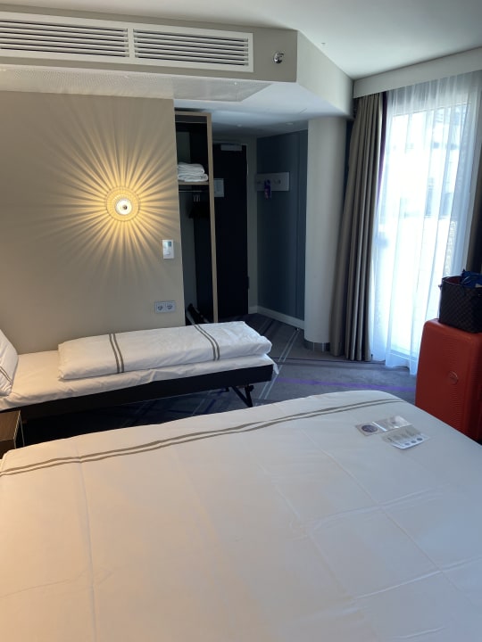 Zimmer Premier Inn Stuttgart City Centre Hotel