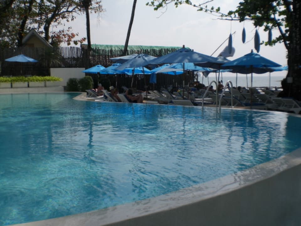 Pool Ocean Breeze Resort