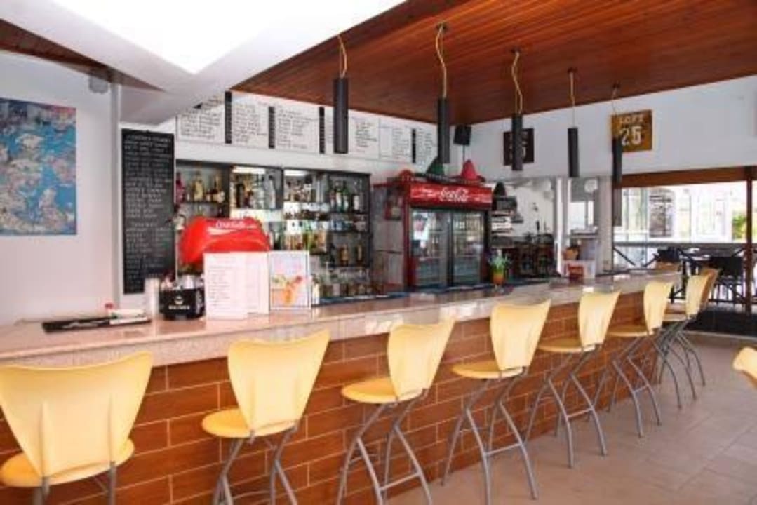 Bar area Hotel Happy Days