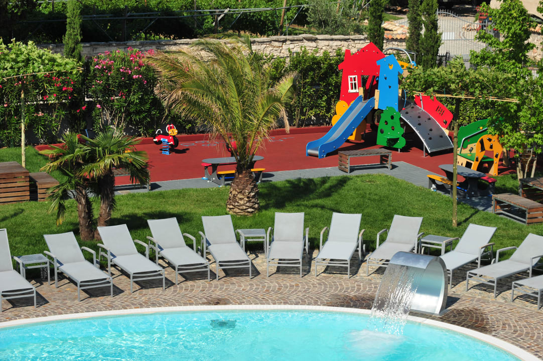 POOL & PLAYGROUND 4 Limoni Apartment Resort
