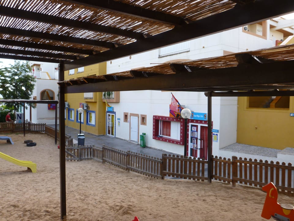 Spielplatz+Eingang Kinderclub blau punta reina