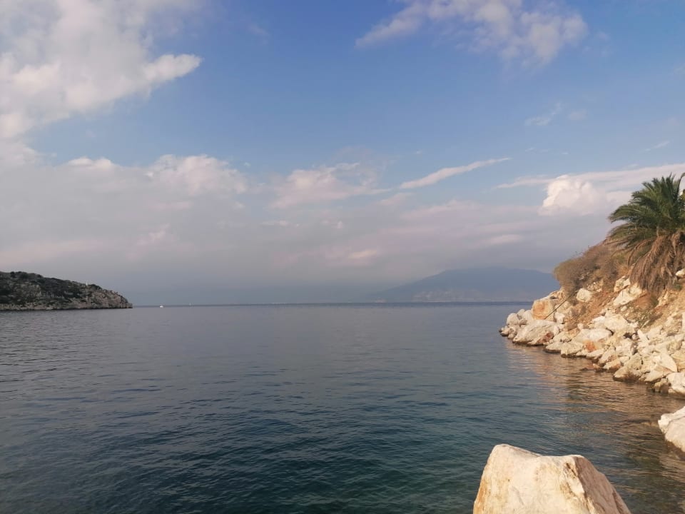 Strand Hotel Golden Moon