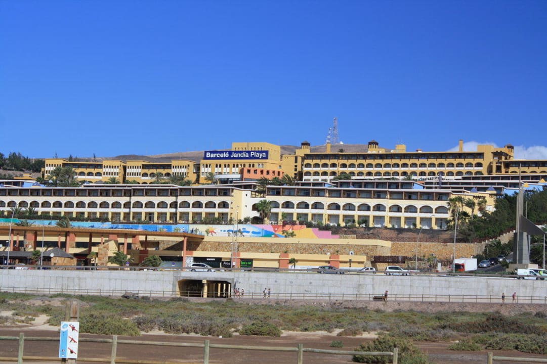 Hotelansicht vom Strand aus Occidental Jandía Playa