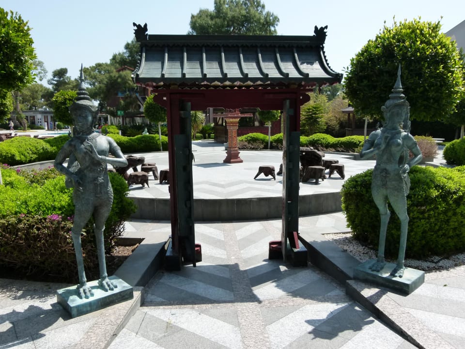 Asiatische Elemente Rixos Sungate