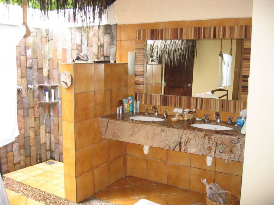 Badezimmer Superior Bungalow Filitheyo Island Resort