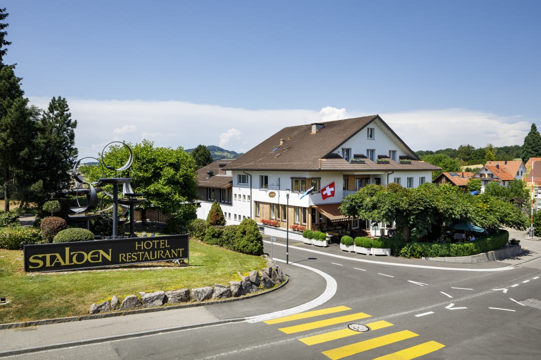 Außenansicht Hotel Stalden