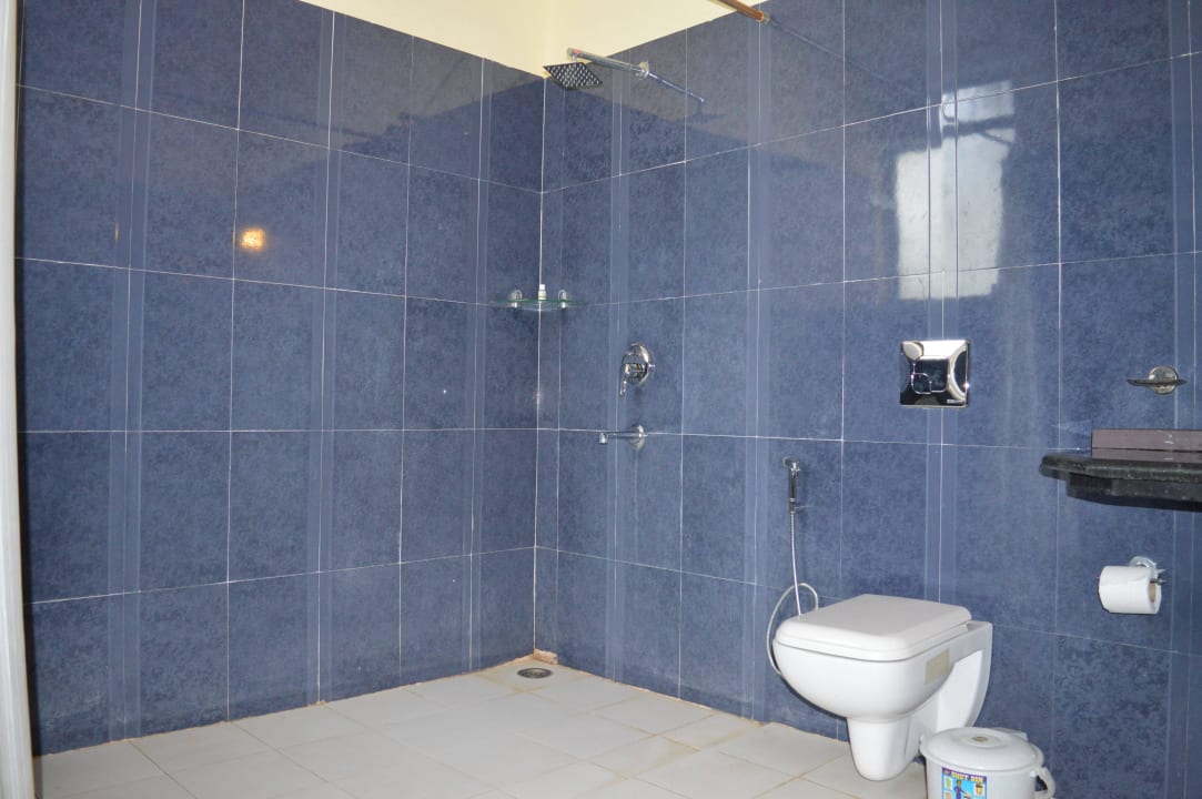 Badezimmer, leider nicht so schön Om Rudrapriya Holiday Resort