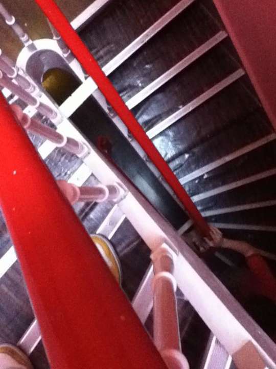 Steile Treppe, für Kinder nicht geeignet Midi Station Hotel