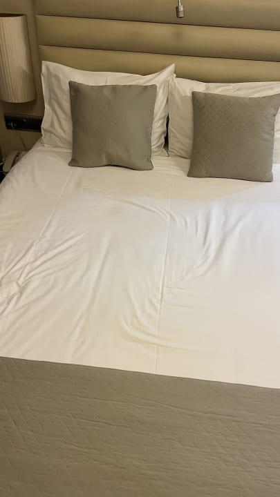 Zimmer Ramada by Wyndham Istanbul Pera