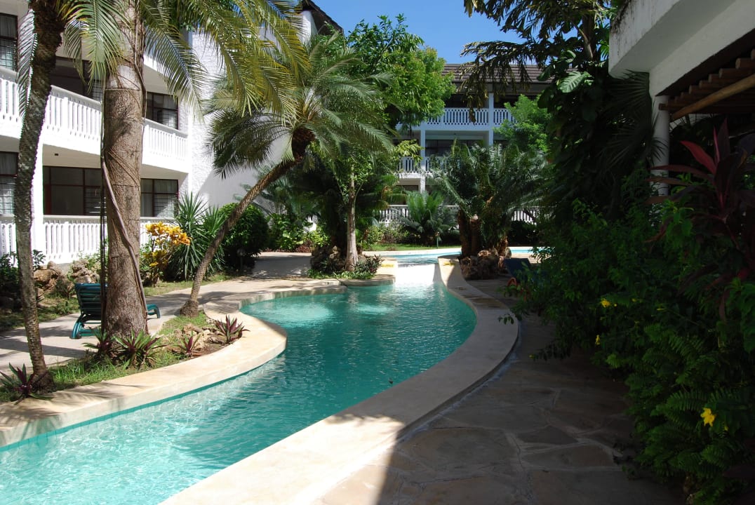 Pool Hotel Traveller's Club