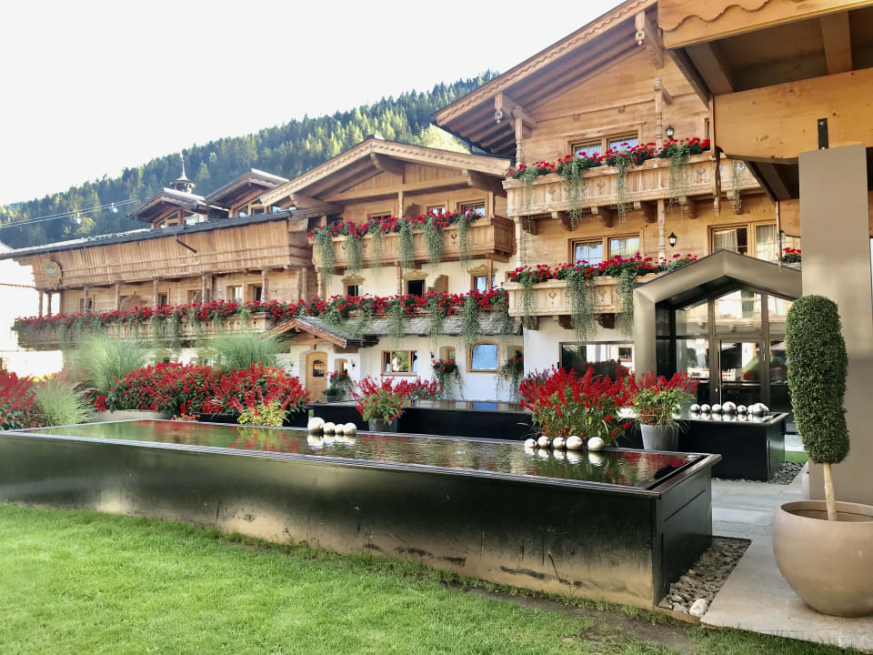 Außenansicht Naturhotel Forsthofgut