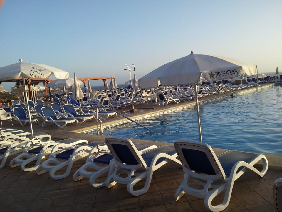 Pool Iberostar Waves Bouganville Playa