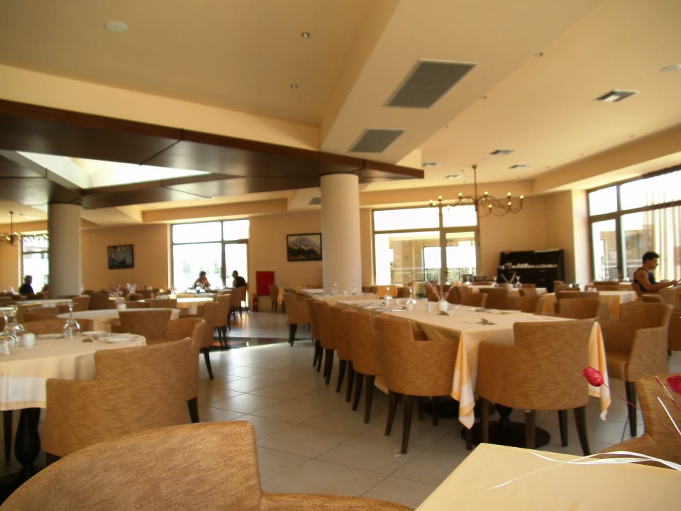 Restaurant Innenbereich Cavo Spada Luxury Sports & Leisure Resort & Spa