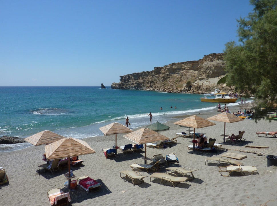 Am Strand Triopetra Yoga Retreat