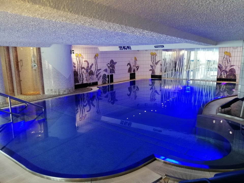 Pool Romantik Hotel Im Weissen Rössl