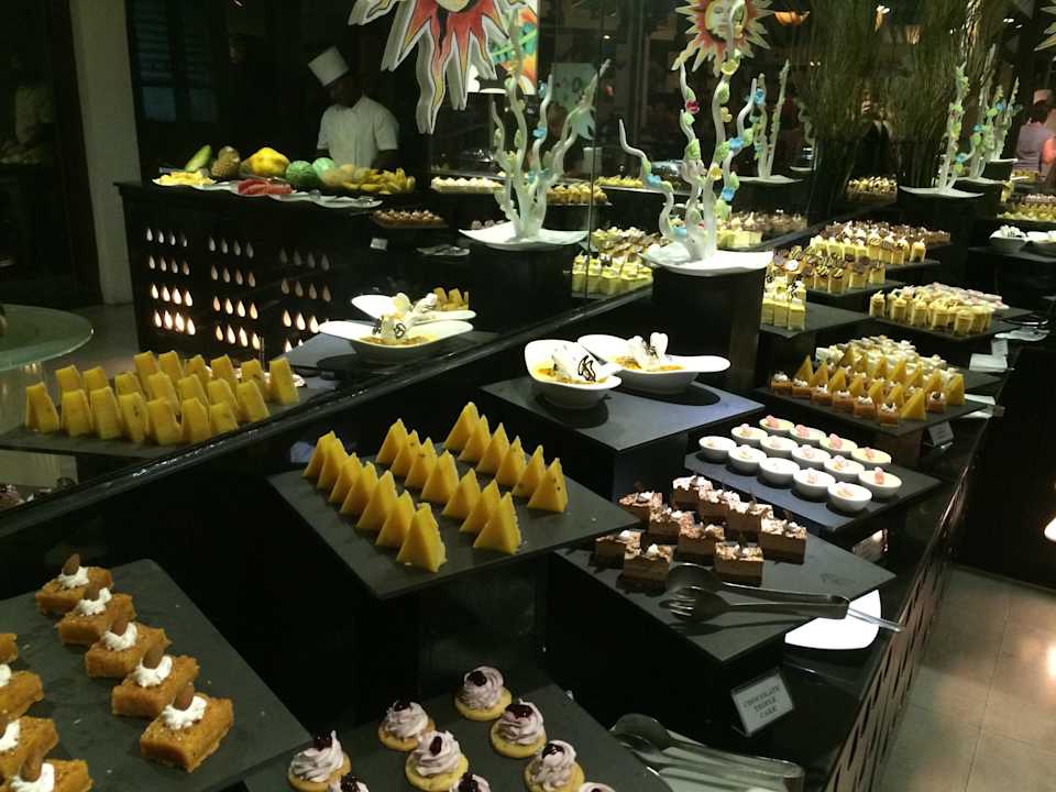 Nachtisch  Club Hotel Dolphin