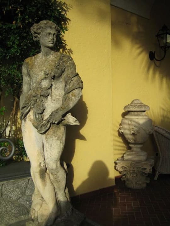 Figur am Eingang Albergo La Reginella Resort & SPA Ischia