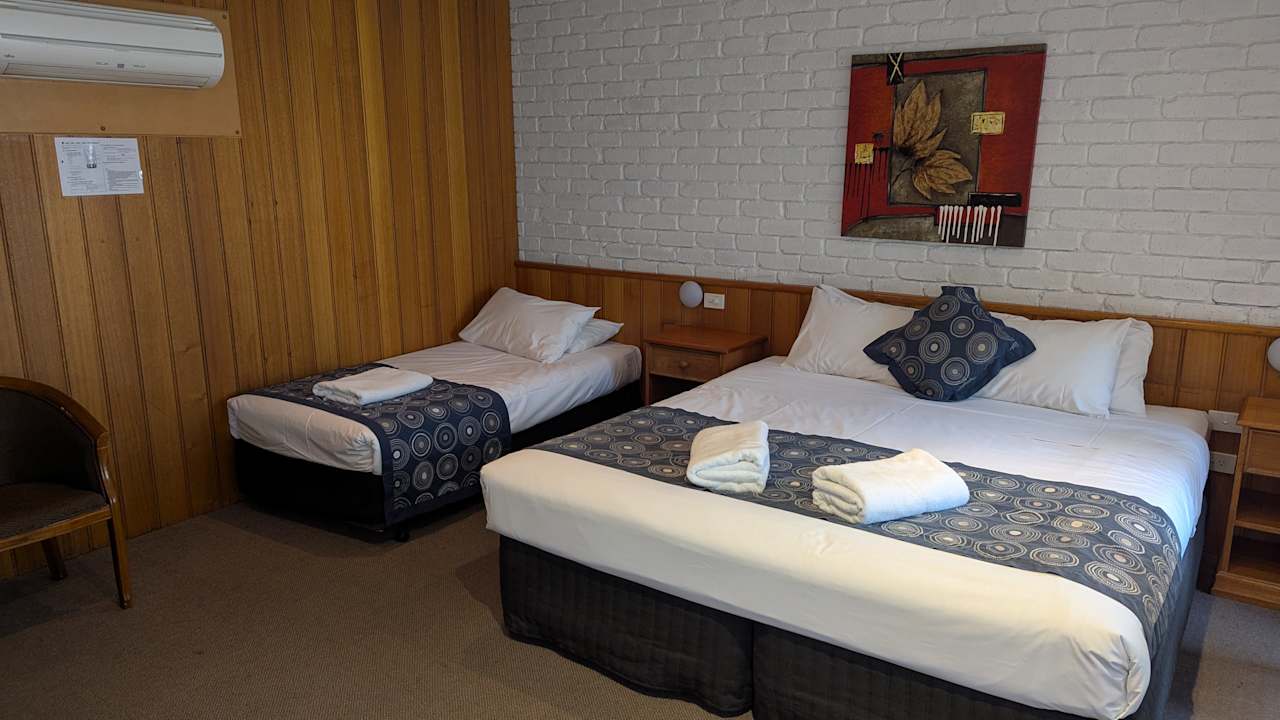 Zimmer Bakery Hill Motel