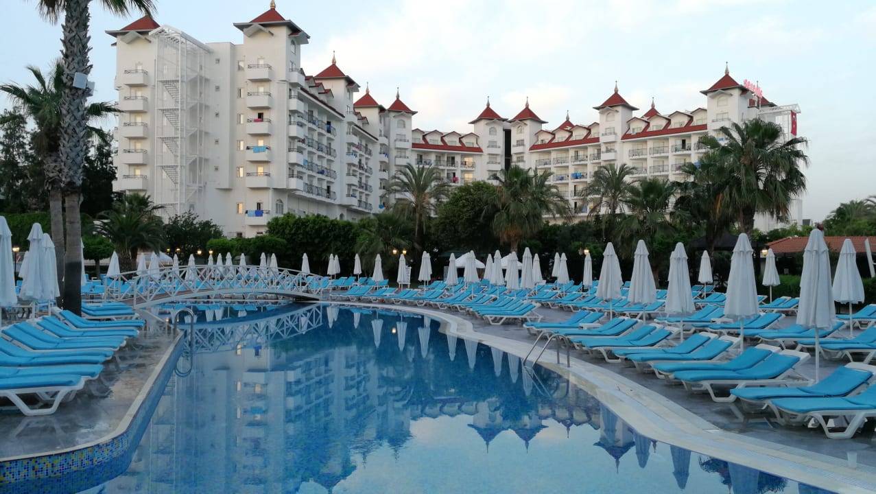 Pool Side Mare Resort & Spa