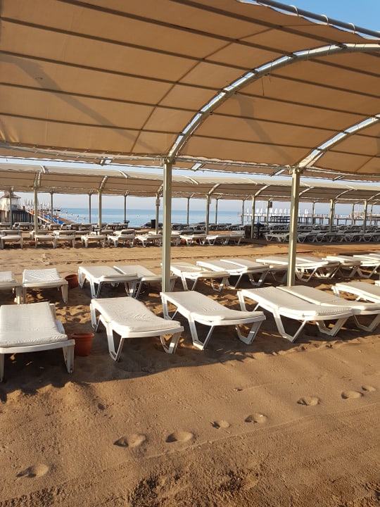 Strand Saturn Palace Resort Hotel