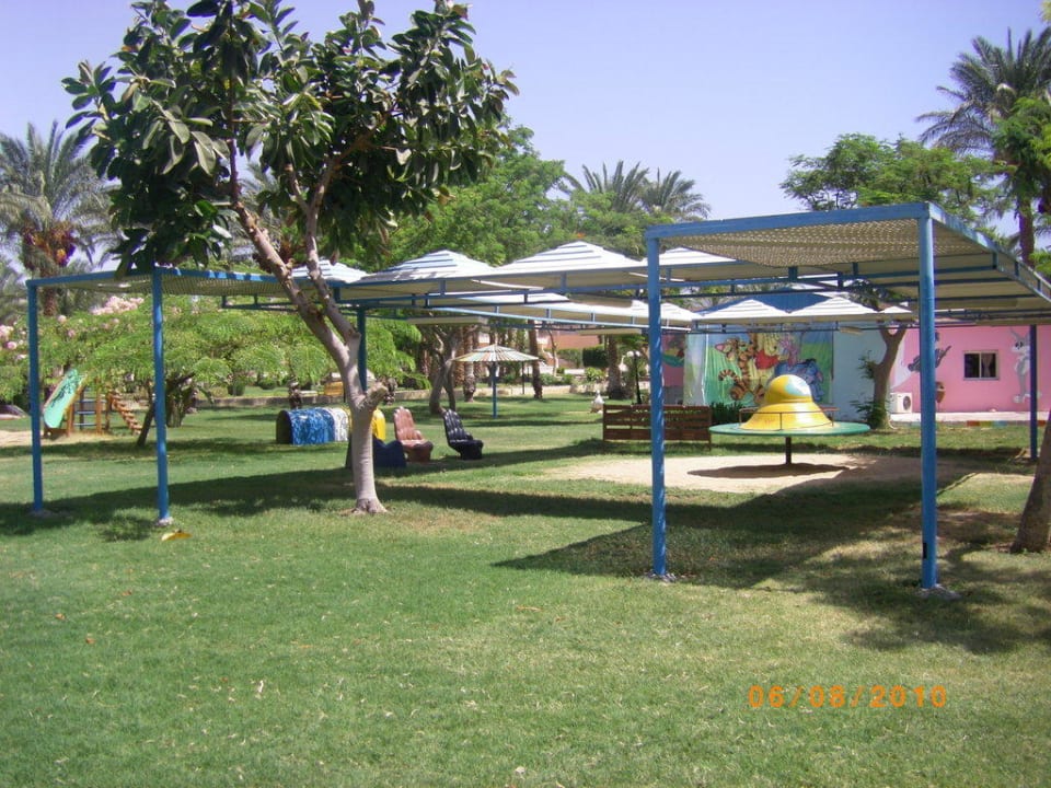 Sehr gepflegter Kinderspielplatz Beach Albatros Resort