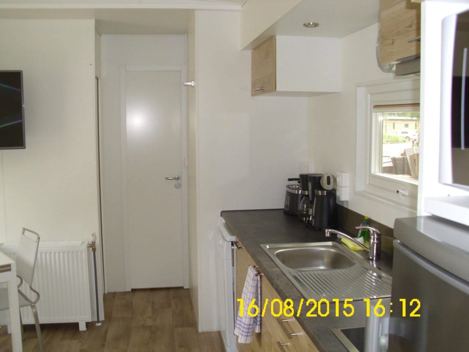 Blick in die Amerik. Küche Tropical Islands Resort - Mobile Homes