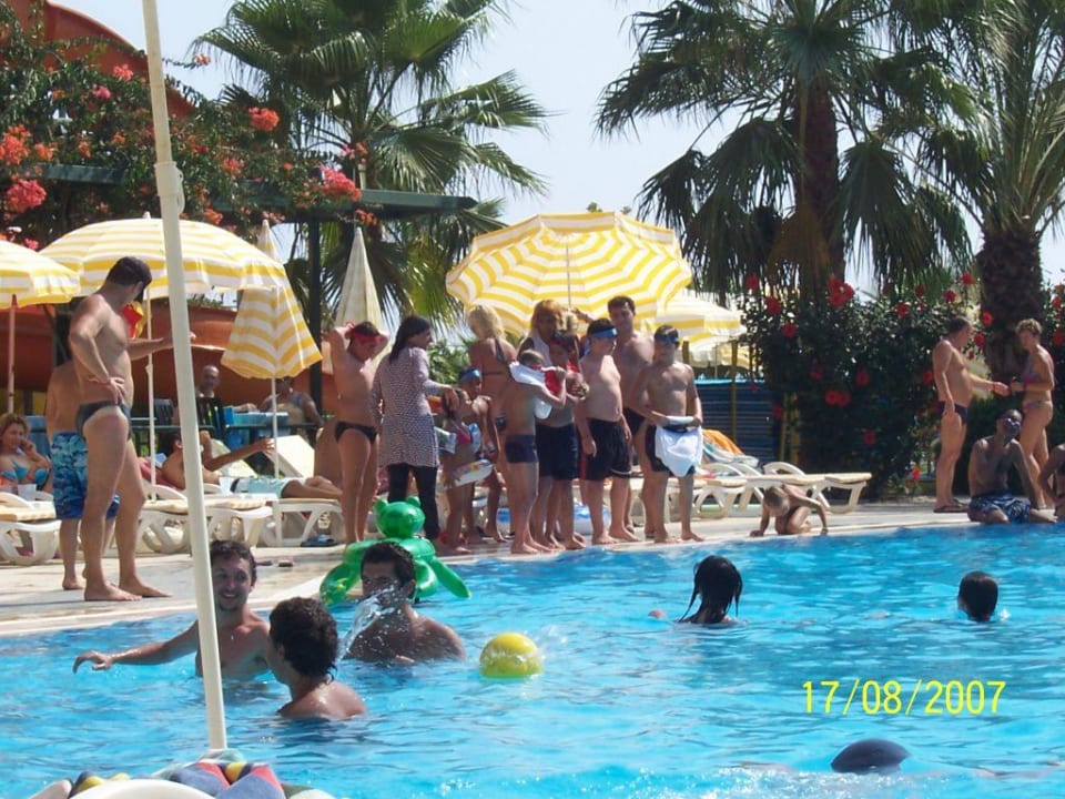 Animation am Pool für die "größeren"Kinder Hotel Galeri Resort