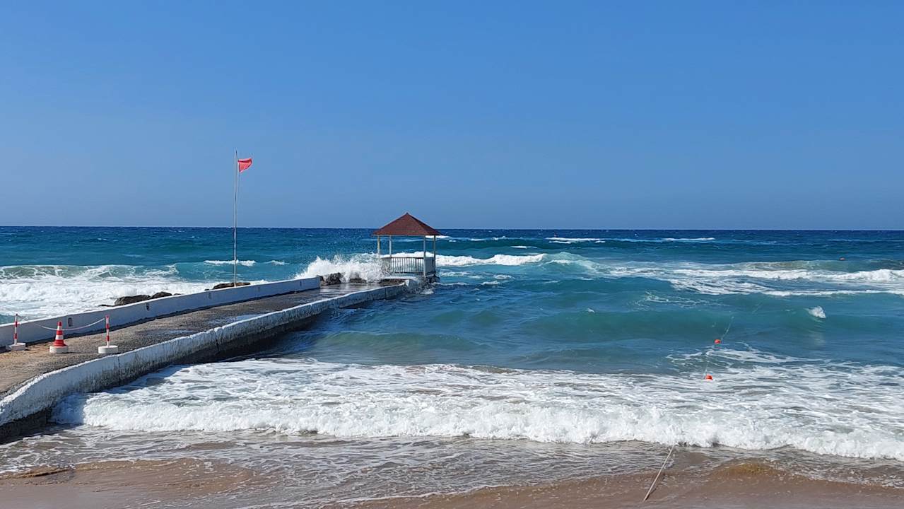 Strand Alexander Beach Hotel & Village Resort