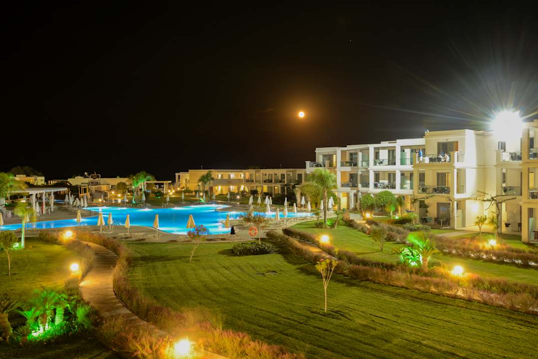 Außenansicht Asterias Beach Resort