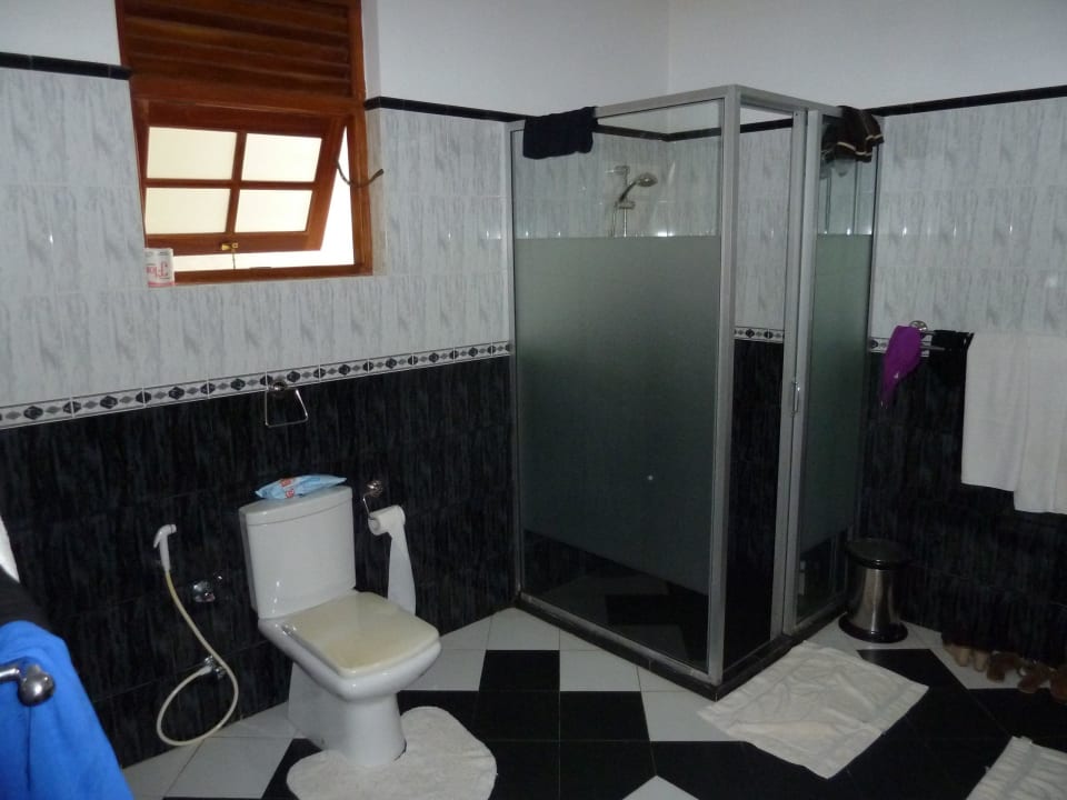 Badezimmer im "Superior deluxe" Zimmer Hotel Bentota Village