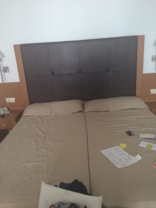 Veraltete Möbel Hotel Garbi Ibiza & Spa