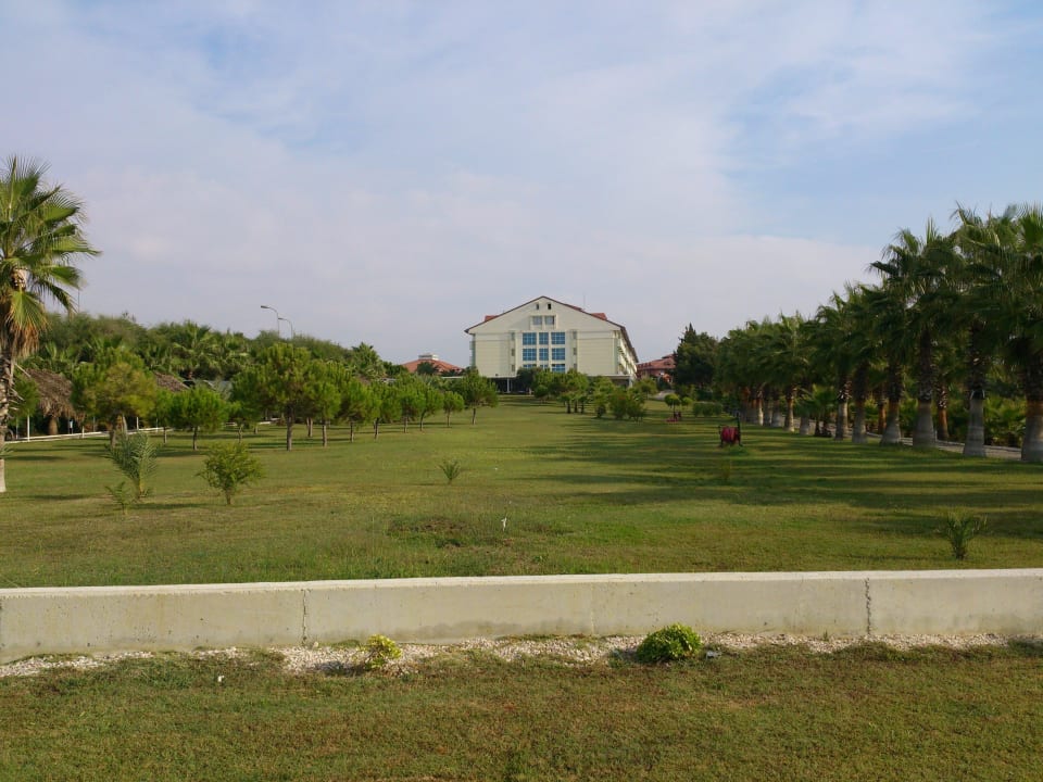 Von der Strandpromenade aus Richtung Hotel Hotel Süral Resort