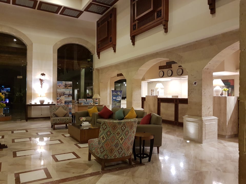 Lobby Lotus Bay Beach Resort