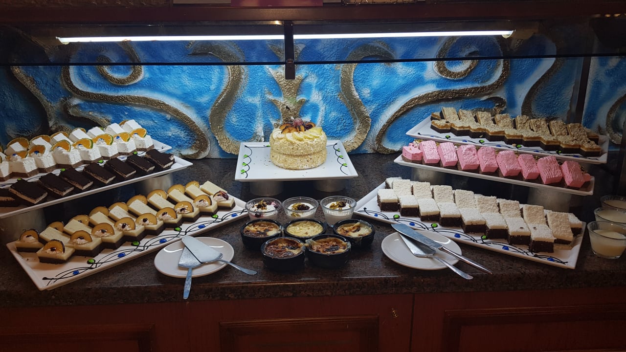 Gastro Iz Flower Side Beach Hotel