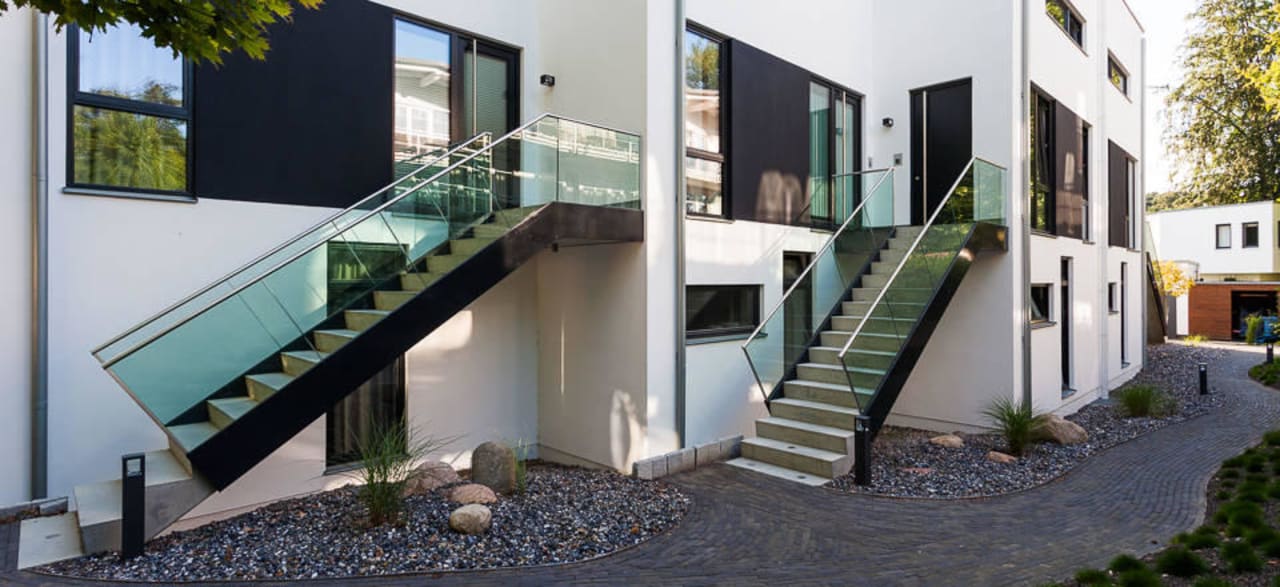 Strandvilla Sellin | Rückseite Eingang Penthäuser Die Strandvilla Sellin - Appartements und Penthäuser