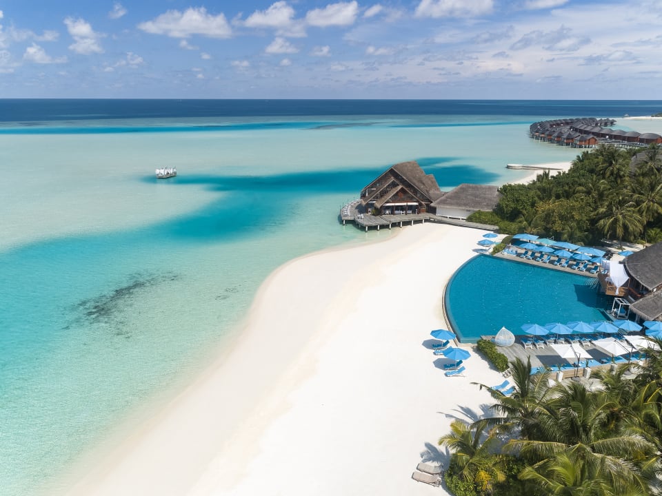 Strand Anantara Dhigu Maldives Resort