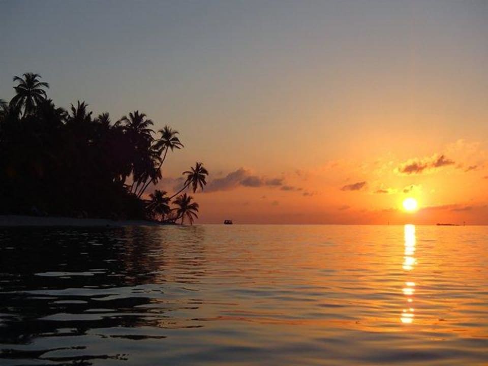 Sunset Filitheyo Island Resort