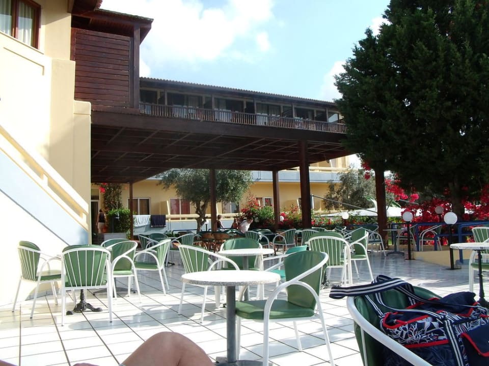 Terrasse Hotel Golden Odyssey