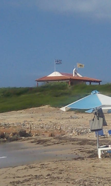 Blick vom Strand zur Kirche Grecotel Meli Palace
