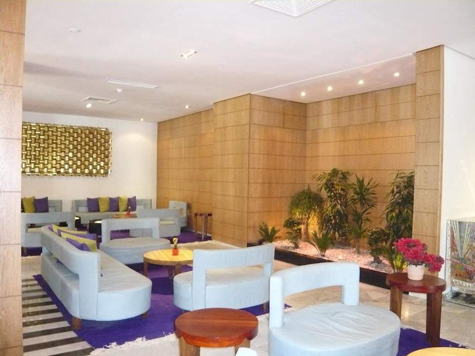 Sitzmöglichkeit in der Lobby The Orangers Beach Resort and Bungalows