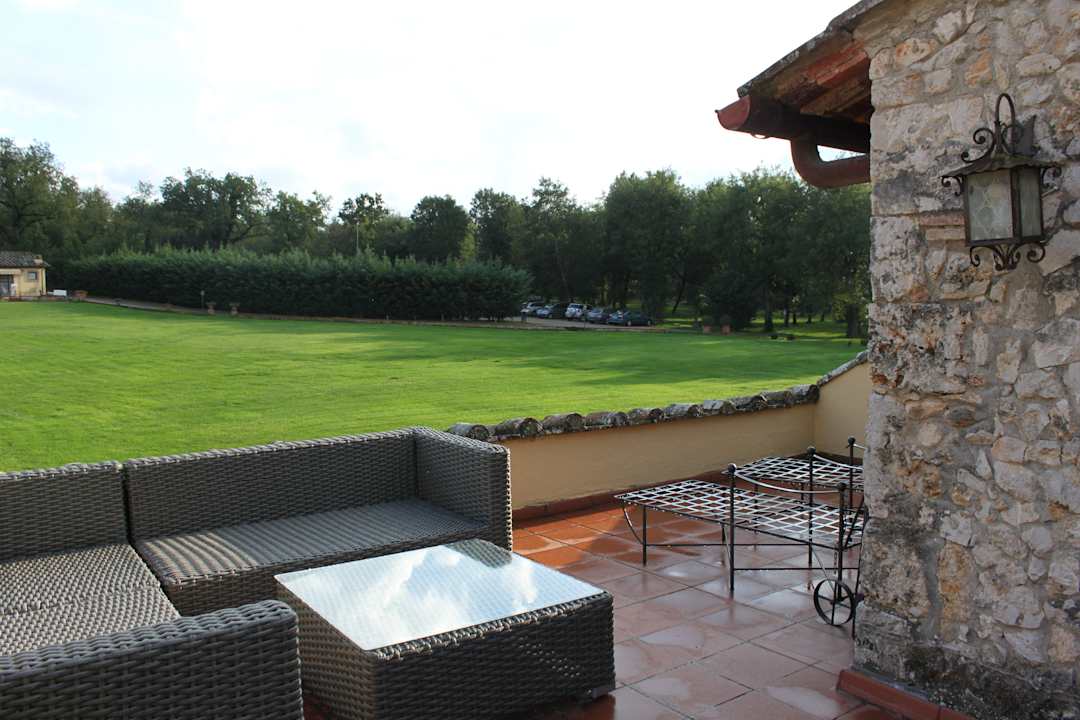 Sonnenterrasse der Suite Hotel Borgo San Luigi